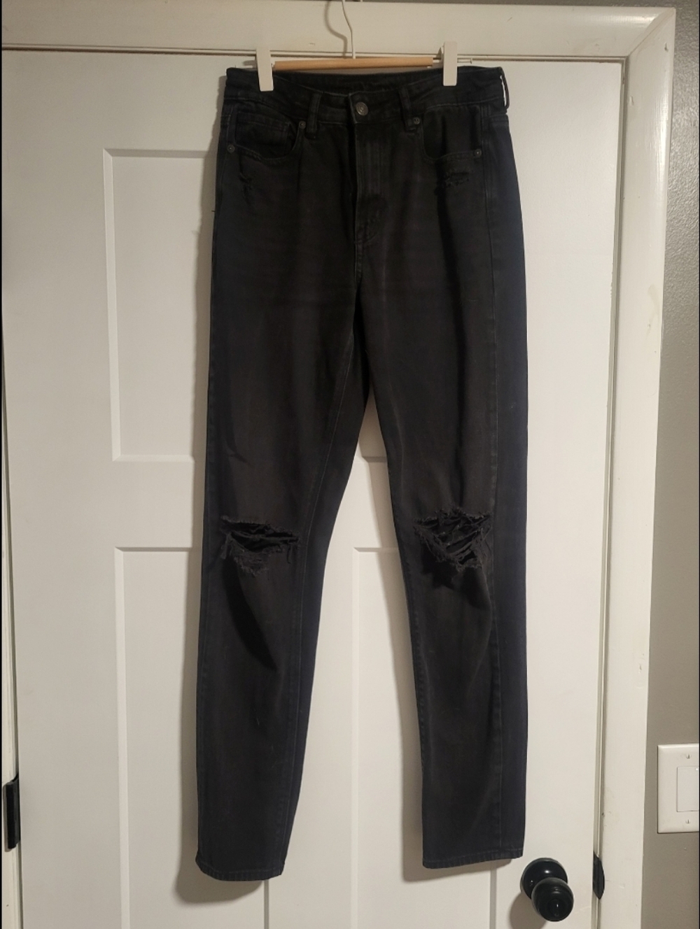 American Eagle Mom Jeans